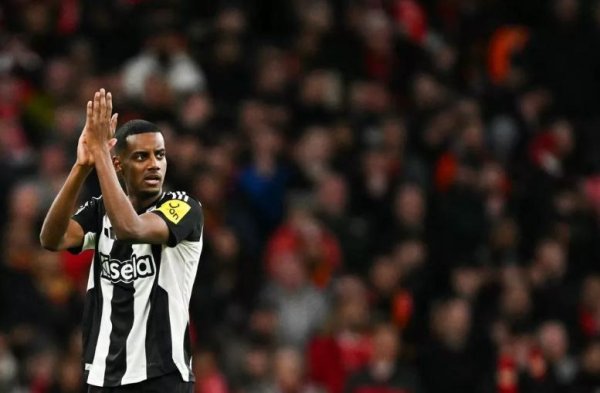 亿腾证券 纽卡当地媒体：埃迪·豪将在今天决定是否让伊萨克参加友谊赛